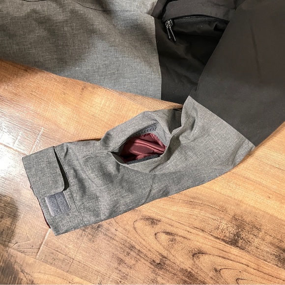 Ride NWT NEVER WORN snowboarding jacket - Picture 7 of 14